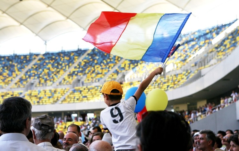 Ai bilete la finala Europa League? Una dintre reguli îţi interzice să intri cu casca de motociclist pe stadion. Vezi aici restul de norme