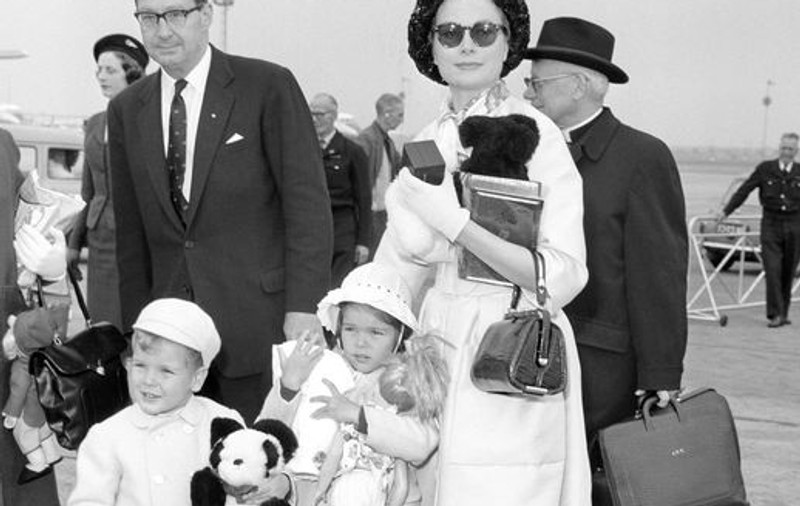 Jackie  Kennedy și Grace Kelly, cele mai influente prime doamne în domeniul modei