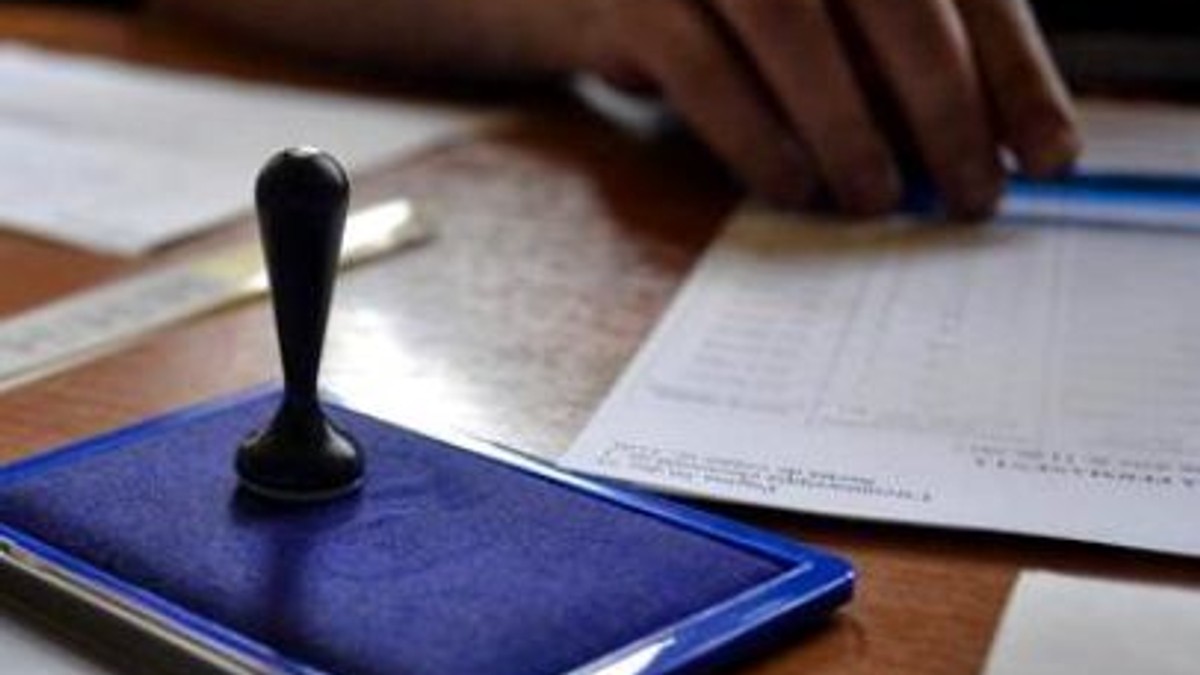 Incident în Dolj: președintele unei secții de votare a plecat cu ștampila acasă