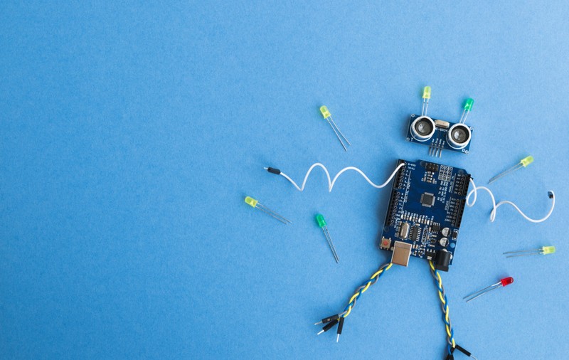 Care sunt avantajele utilizării unui kit Arduino în proiectele tale?