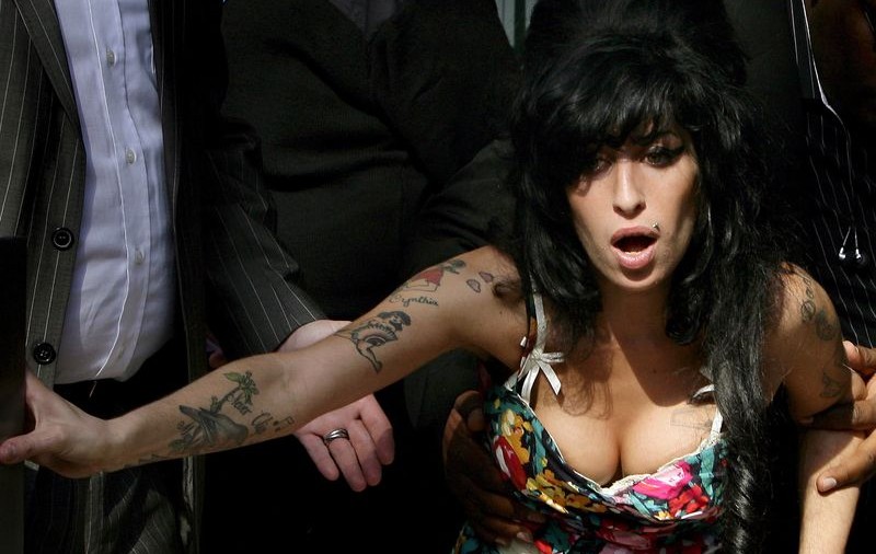 Amy Winehouse, internată în Caraibe