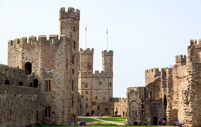 Castelul Caernarfon – unul dintre cele mai impresionante castele din Țara Galilor