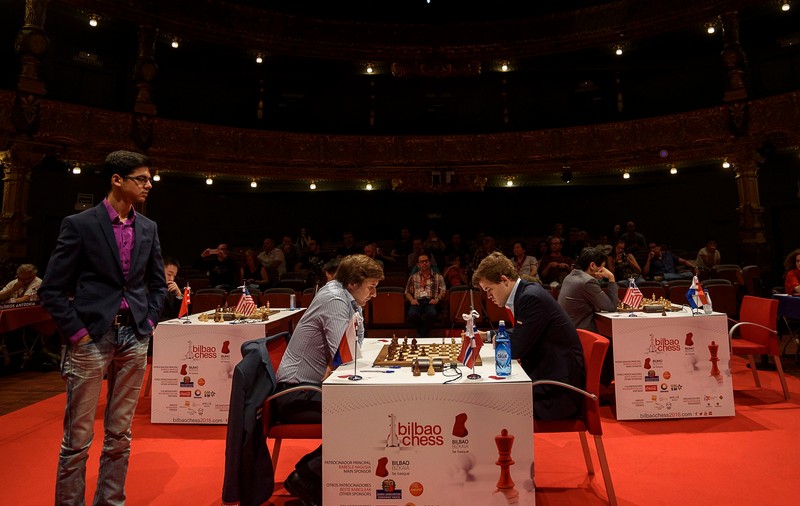 Titlul mondial la șah: a șaptea remiză din tot atâtea meciuri între Magnus Carlsen și Serghei Kariakin