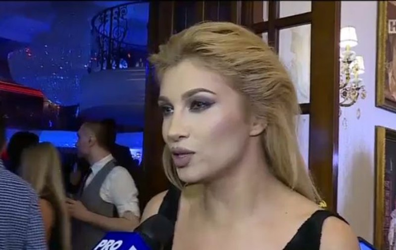 Lora, făcută praf de Iulia Albu. "Ar putea să își vopsească rădăcinile"