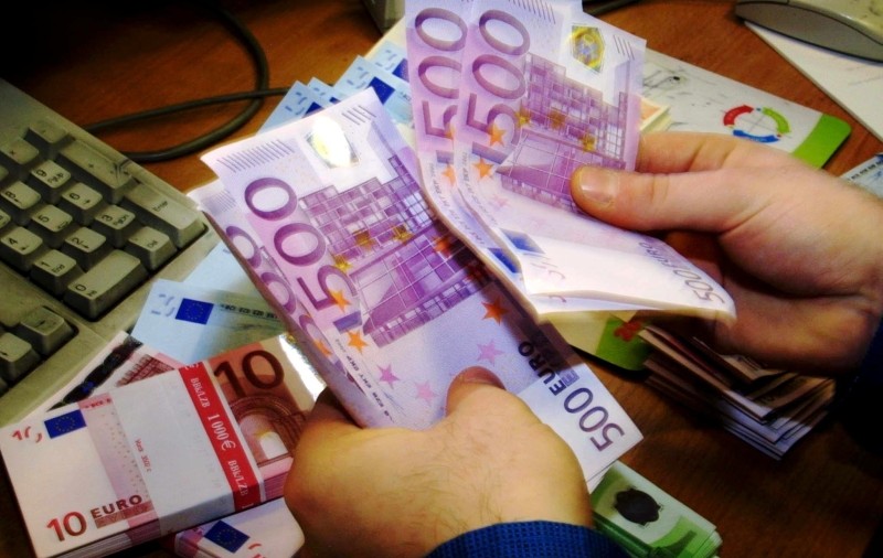 Preşedintele BCR spune că leul se va întări în faţa euro