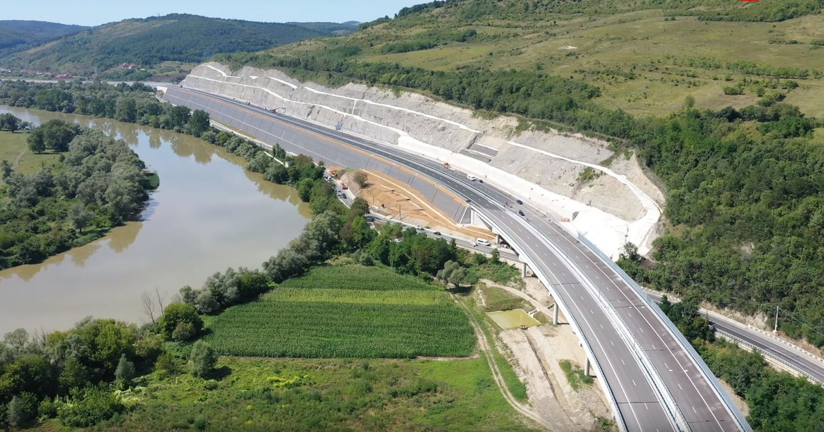 În 7 ani, americanii au ajuns pe Lună. În România o autostradă de 100 de kilometri nu este gata nici după 9 ani. Autostrada Lugoj-Deva