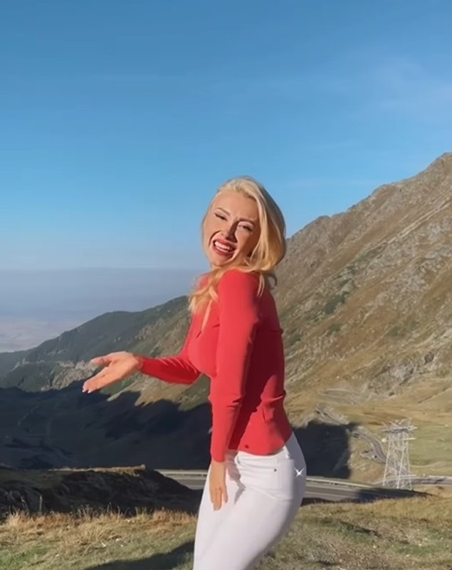 Andreea Bălan și Victor Cornea, escapadă la munte. Gestul făcut de sportiv pentru iubita lui celebră