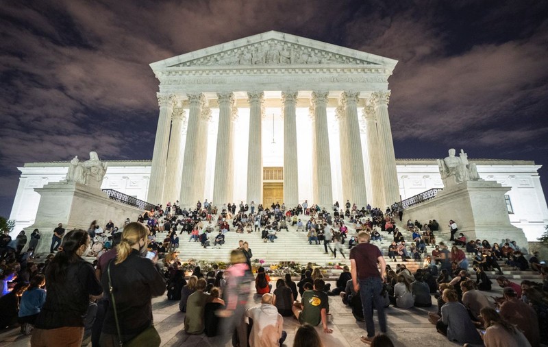 Lupta pentru Curtea Supremă aprinde campania electorală în SUA: moartea judecătoarei Ginsburg îi dă lui Trump șansa de a remodela țara pentru următoarele generații