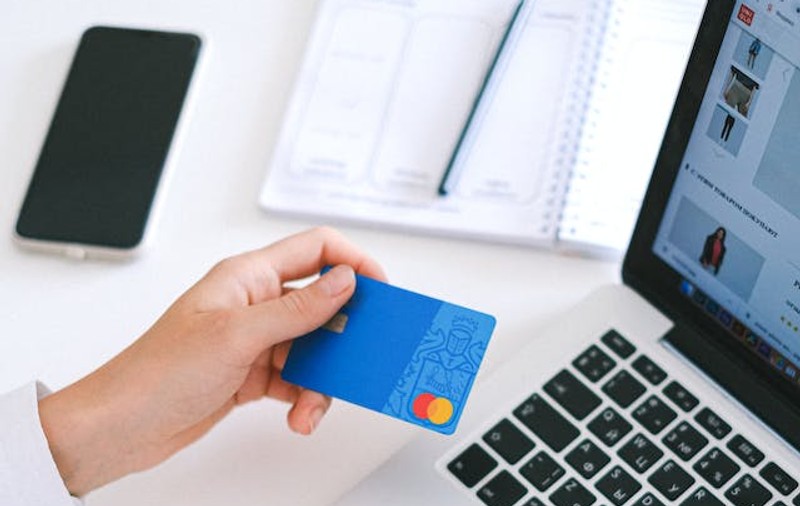 Protecția Consumatorilor și Reglementarea Publicității Online