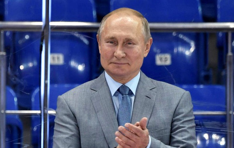 Vladimir Putin dă asigurări că nu schimbă Constituţia pentru a rămâne la putere