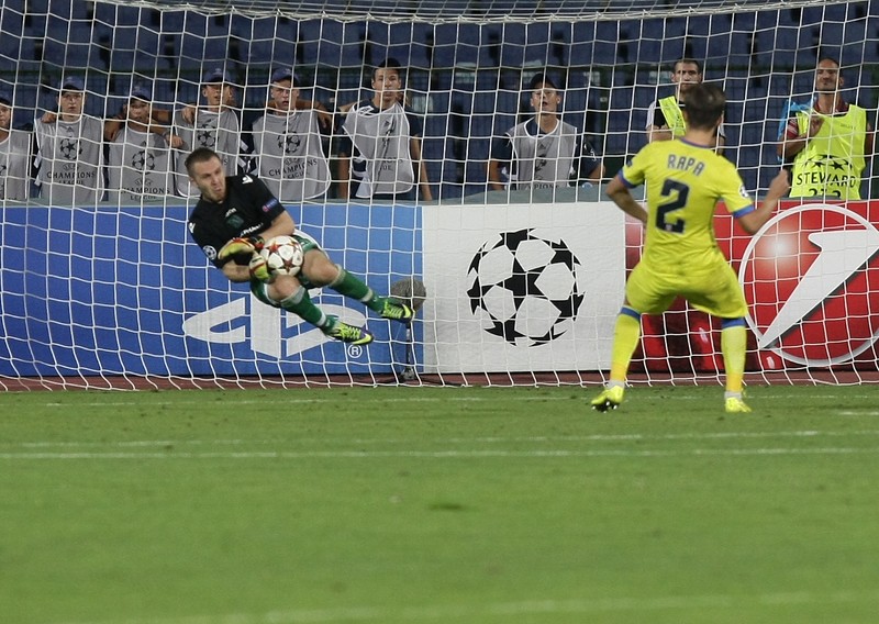 Cosmin Moți a făcut senzație în poarta bulgarilor. Foto: Gabriel Pătruț