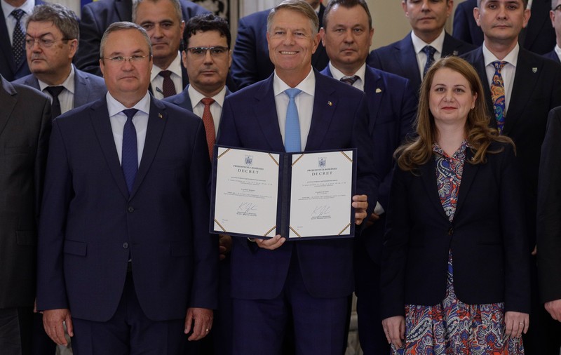 Discursul pompos al președintelui Iohannis, față cu adevărata „Românie educată”: o profesoară din Botoșani cere pixuri pentru elevii ei