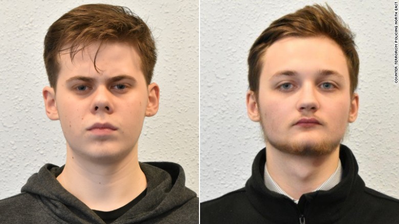 Michal Szewczuk (dreapta), alături de Oskar Dunn-Koczorowski, un tânăr de 18 ani care a fost condamnat pentru încurajarea actelor de terorism / sursă foto: CNN