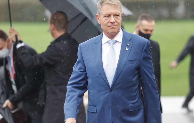 „Neimportanții” lui Iohannis și „Golanii” lui Iliescu