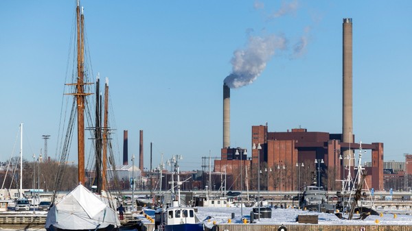 Finlanda face un pas curajos în tranziția energetică, construind un prototip de centrală nucleară pentru încălzire centralizată în inima capitalei Helsinki, la doar doi kilometri de Parlament. 