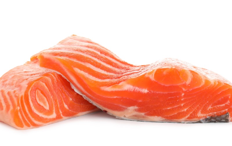 Somon marinat retras urgent de la vânzare din cauza contaminării cu Listeria