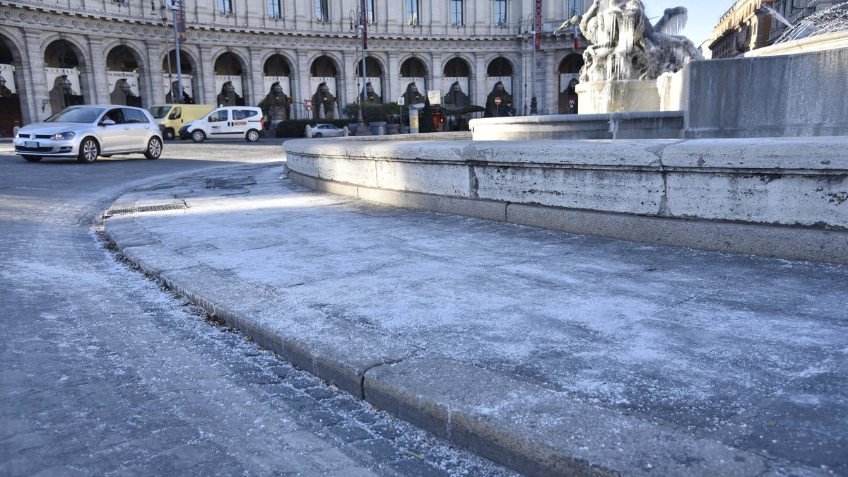 UN român a amurit in Italia din cauza frigului