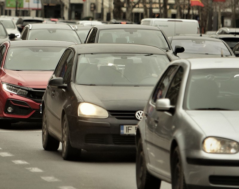 REPORTAJ. Viața în Bucureștiul mașinilor, unde există un autoturism aproape la fiecare pieton