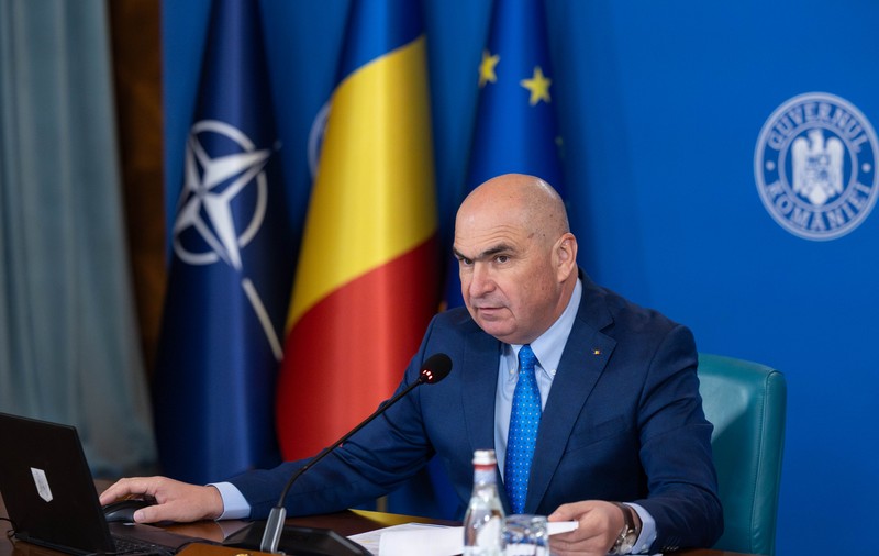 Totul până la speciali, totul pentru speciali?