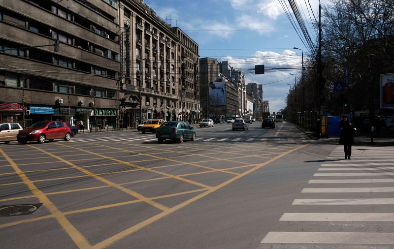 Pe Magheru se va circula doar pe o bandă