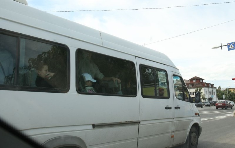 OPINIE / Minciunile de milioane de euro ale transportatorilor din Ilfov. O perdea de fum care ascunde, de fapt, un business de milioane