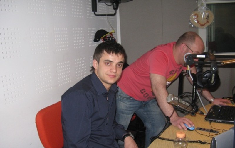 Claudiu de la "Săracii copii bogaţi", asaltat de admiratoare