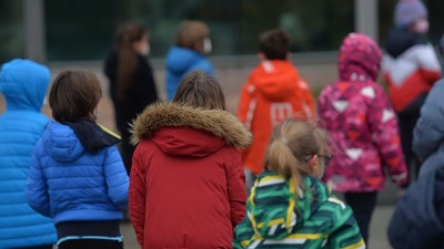 scoli-inchise-bucurest-elevi-cursuri-online