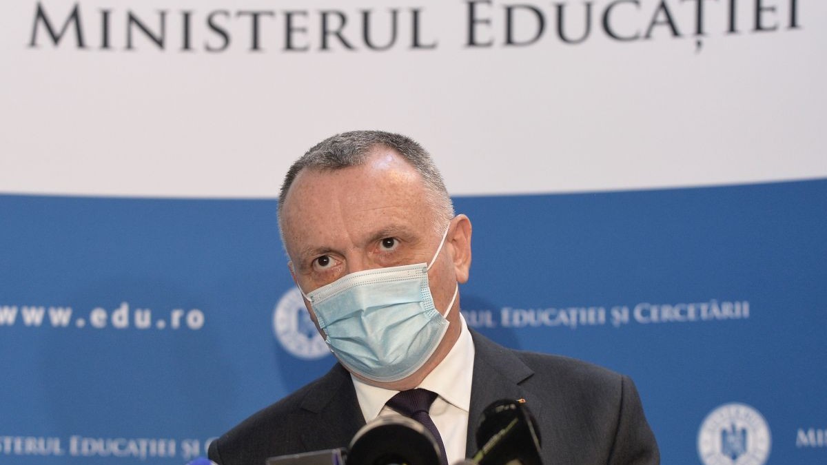 Ministrul Educației, Sorin Cîmpeanu | Foto: Hepta