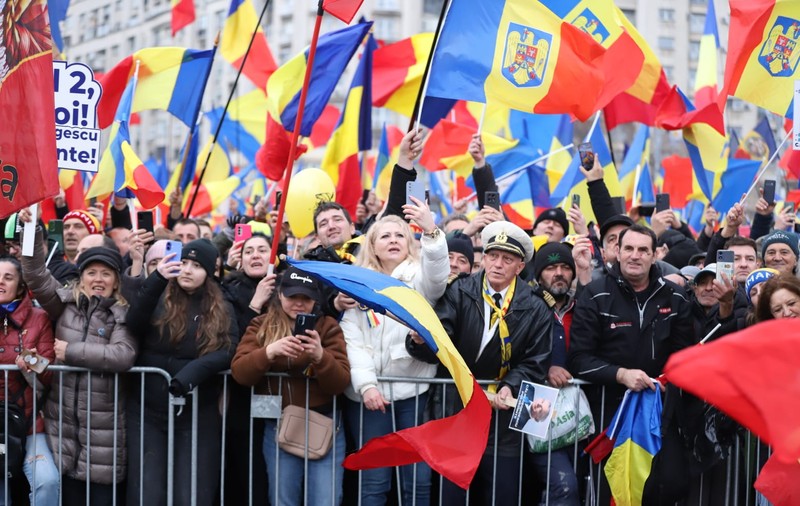 Alegerile din România, sub lupa francezilor de la Le Monde: „O gravă criză politică, din care țara speră să iasă în luna mai”