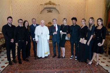 Pope Francis receives in private audience American actor Sylvester Stallone and his family at the Vatican. Credit: Vatican Media / Catholic Press Photo Pictured: Sylvester Stallone,Pope Francis,Jennifer Flavin,Scarlet Rose Stallone,Sistine Stallone,Image: 803770782, License: Rights-managed, Restrictions: -FRA, -ITA, -PRT, -ESP, Model Release: no, Pictured: Sylvester Stallone,Pope Francis,Jennifer Flavin,Scarlet Rose Stallone,Sistine Stallone