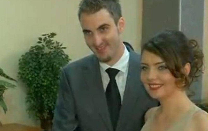 Adriana, soţia lui Ernest: "L-am cunoscut într-o cameră de hotel. Când am bătut la uşă, ERA ÎN BOXERI"