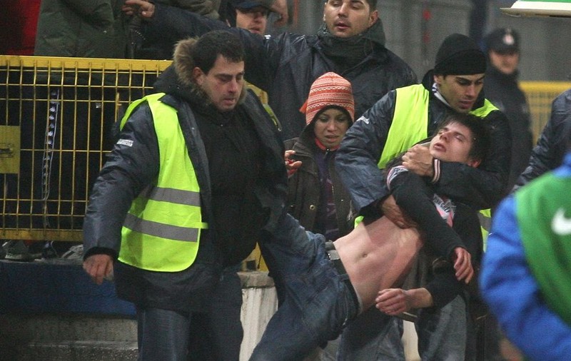 Incidente grave în tribune la Steaua - Poli Timişoara 