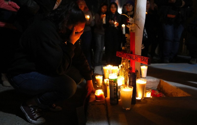 Nouă oameni au fost uciși la un priveghi și la o înmormântare, printre ei un copil de 12 ani și tatăl lui, în Ciudad Juarez, Mexic