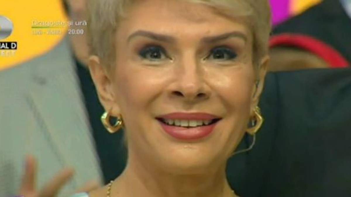 Teo Trandafir a apărut cu o cutie pe cap la emisiunea pe care o prezintă. "Îmi tremură chiloțeii pe mine" | FOTO