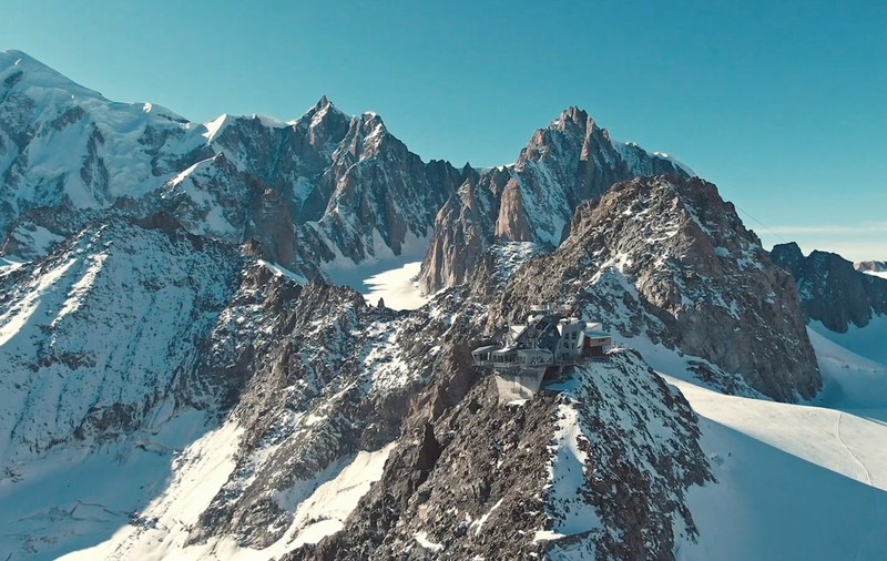 Un alpinist român şi unul german au murit în Alpii italieni