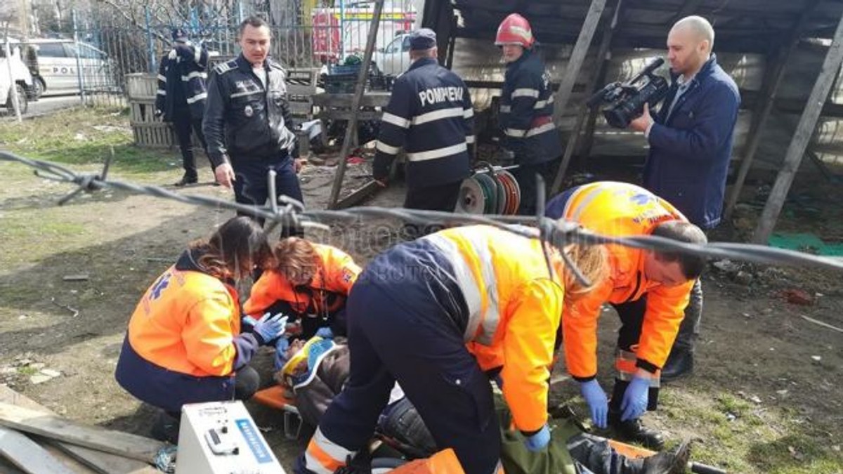 Un bărbat din Botoșani a murit strivit de o tonetă care s-a prăbușit peste el