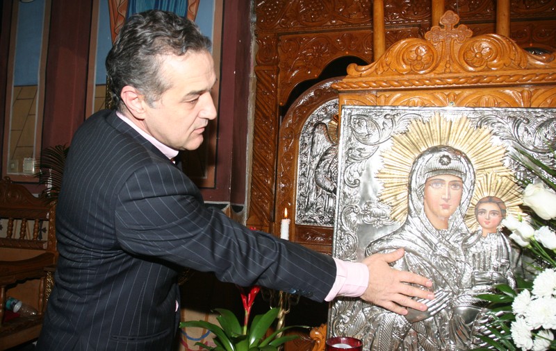Gigi Becali se află în permisie pentru câteva zile. Vrea să fugă în munți!
