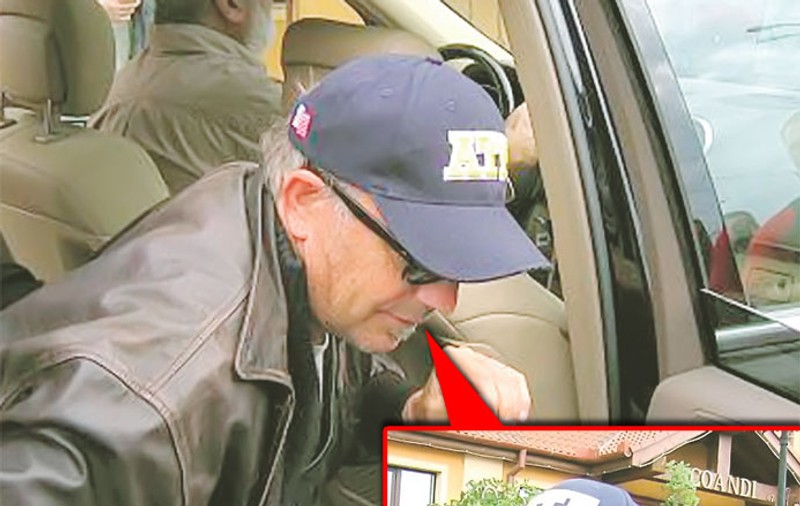 Kevin Costner, agăţat de la uşa avionului în România!