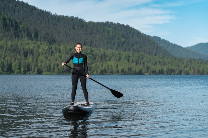 Unde poți să te dai cu paddle board în România