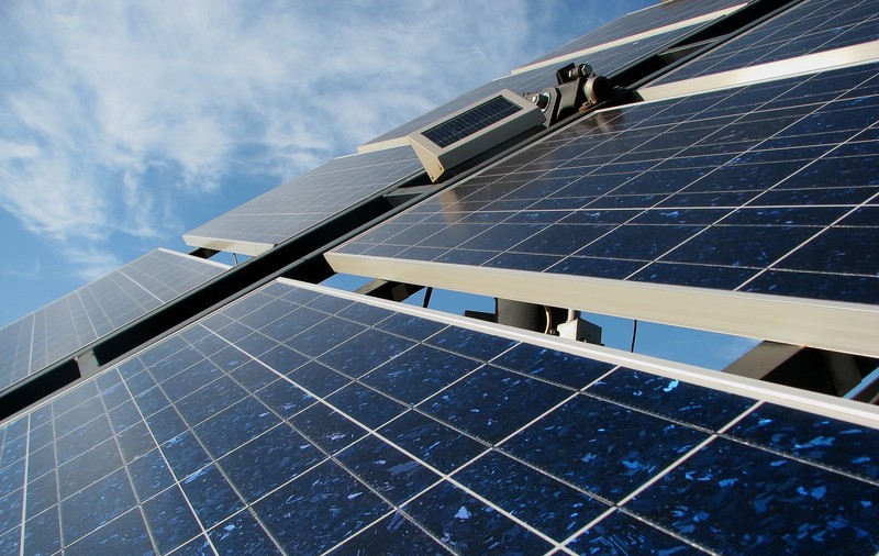 În 2020, clădirile noi din UE trebuie să consume atâta energie  câtă produc. În România există doar un singur asemnea imobil 