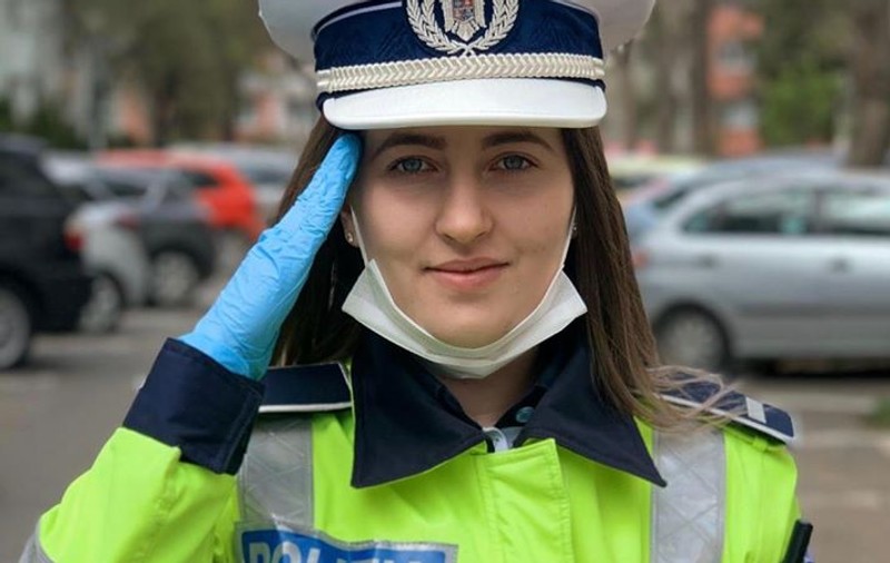 Cine este polițista care a salutat cu mâna la chipiu un medic abia ieșit din gardă