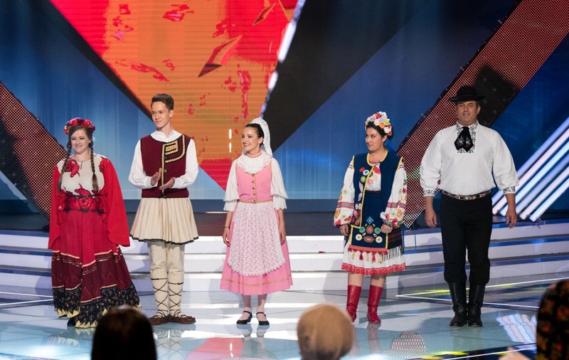 Ce rochii a îmbrăcat Iuliana Tudor în sezonul 2 “Vedeta populară”
