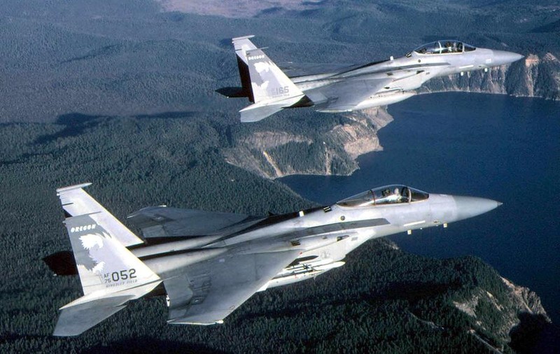 Un avion de vânătoare american, prăbuşit în Marea Nordului în timpul unei misiuni de antrenament.  Patru militari au murit