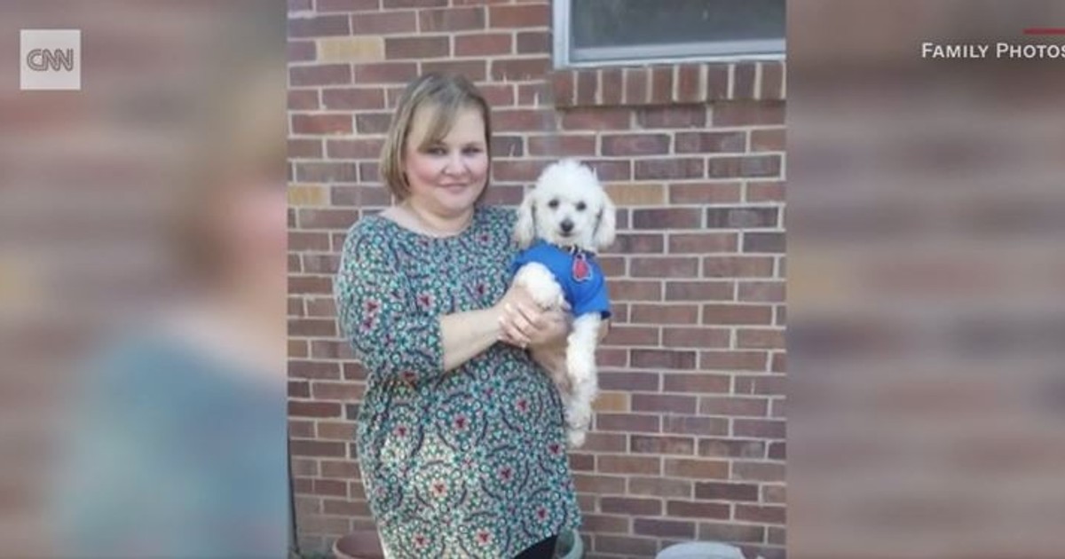 O femeie a cerut să fie salvată de inundațiile din Arkansas până în ultima clipă. Dispecerul de la 911 a certat-o. „Data viitoare să nu mai conduci prin apă”