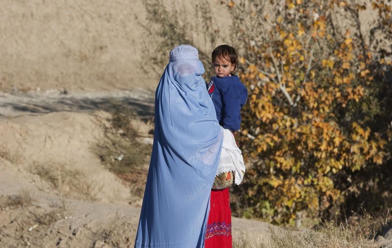 Purtătorul de cuvânt al talibanilor: Vălul, obligatoriu, dar nu şi burqa