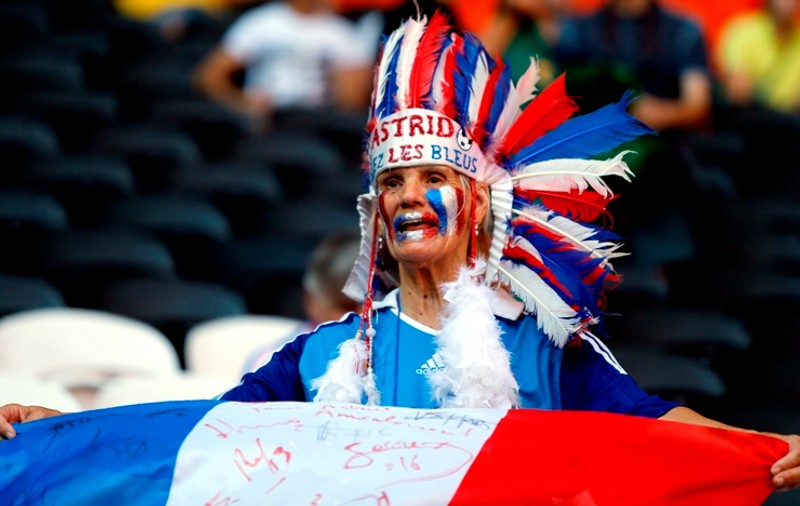 Ce fani excentrici au francezii şi englezii! / FOTO