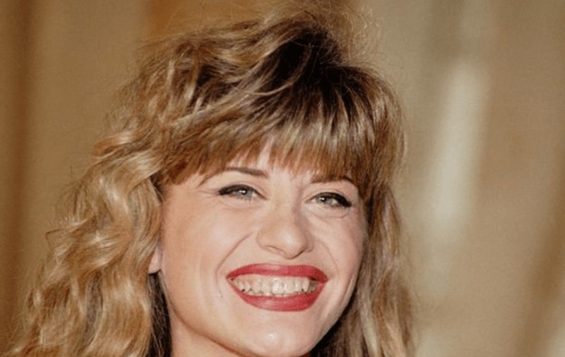 Loredana Groza a împlinit 53 de ani. Cum arăta la începutul carierei sale