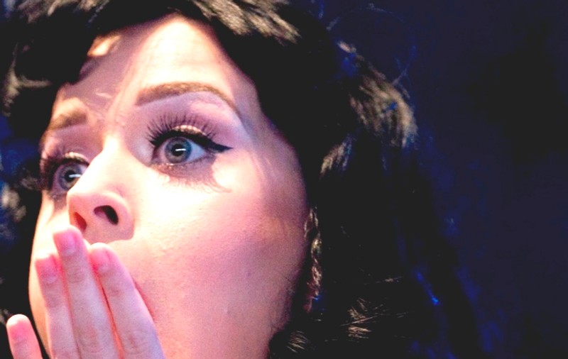 Katy Perry, nervoasă că a fost confundată cu Zooey Deschanel