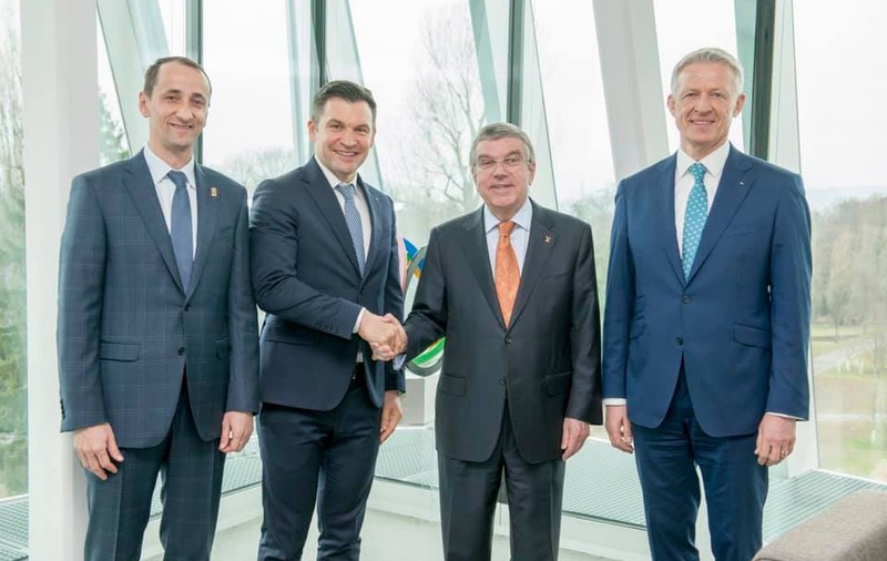 Ministrul Ionuț Stroe și Mihai Covaliu, față în față cu președintele Comitetului Internațional Olimpic