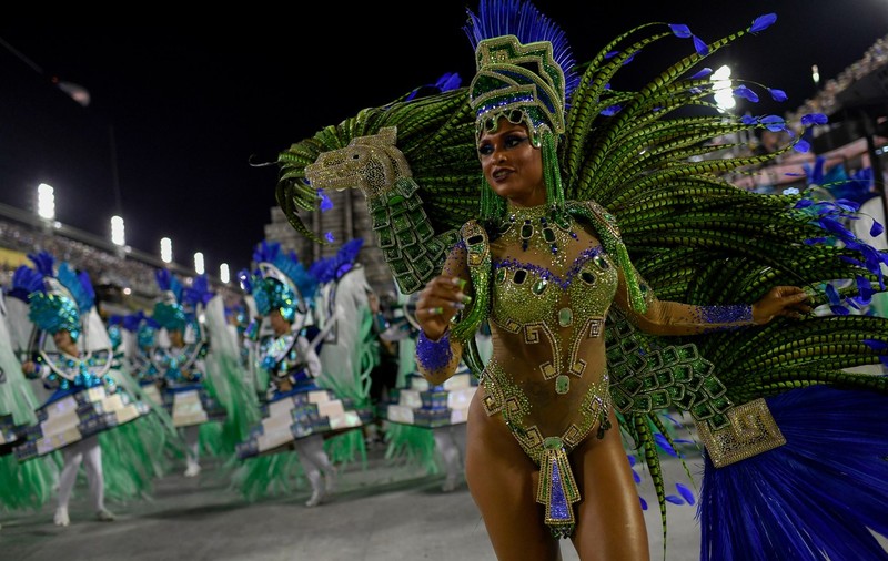 Celebrele defilări ale carnavalului de la Rio de Janeiro și Sao Paulo, amânate cu două luni din cauza Omicron